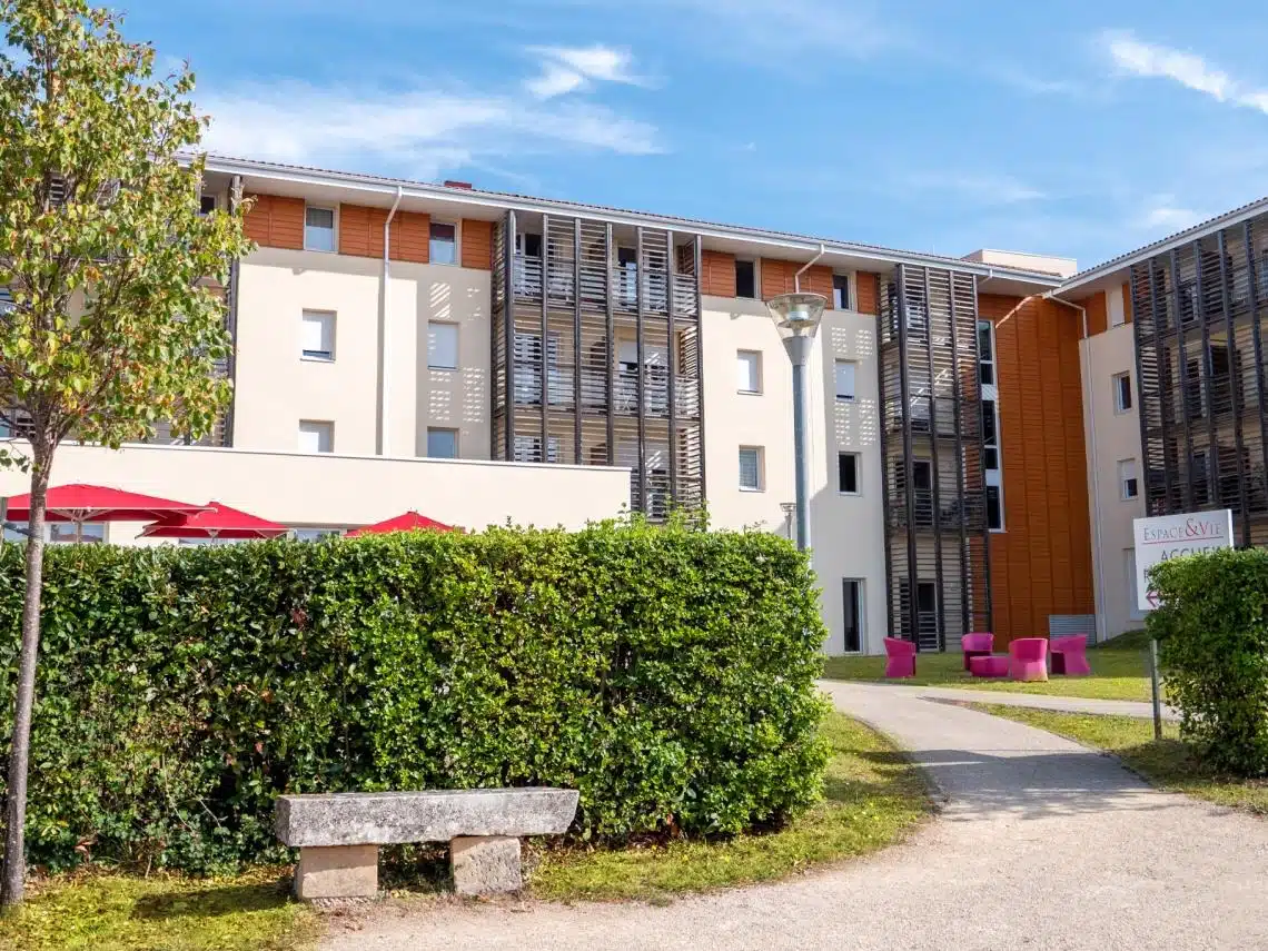 Les avantages de choisir une résidence seniors au pays de la Loire